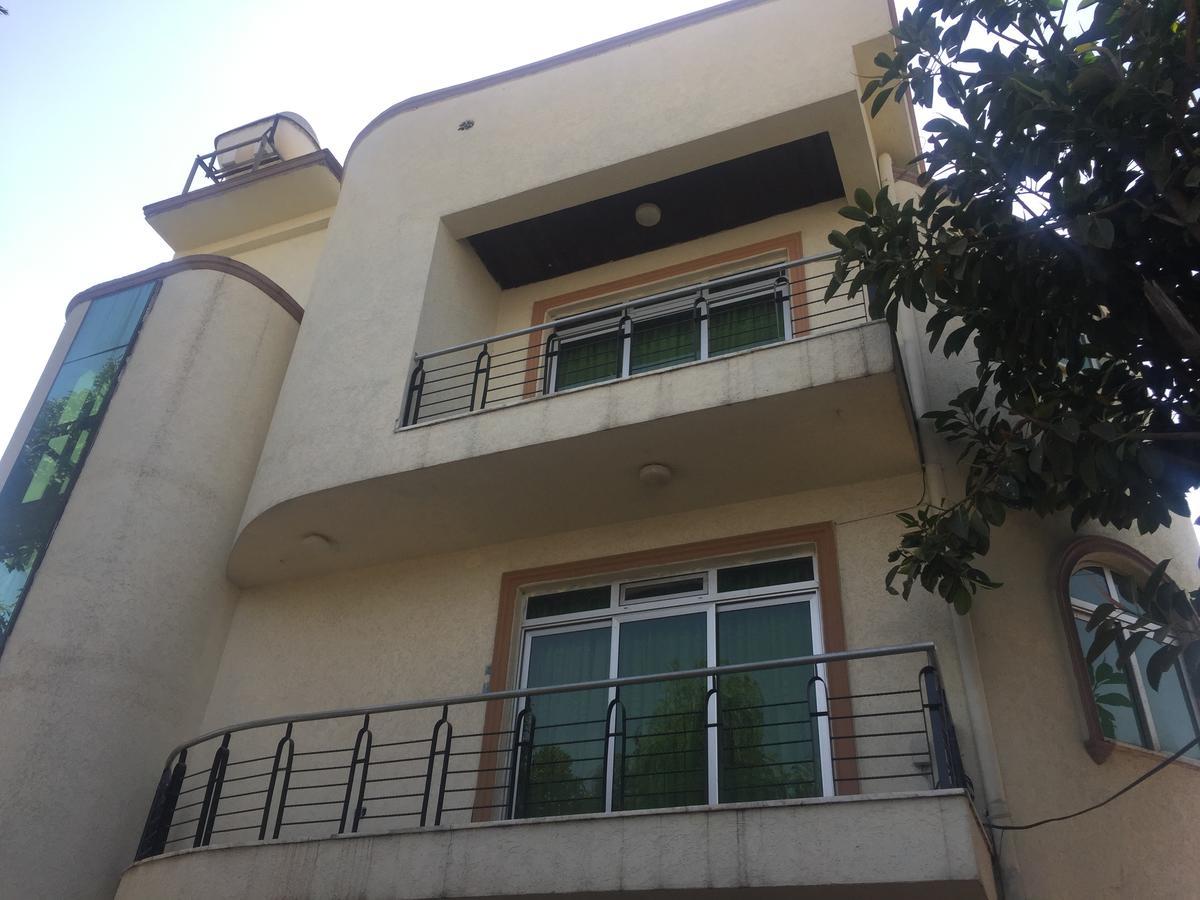 Tseder Pension Otel Addis Ababa Dış mekan fotoğraf